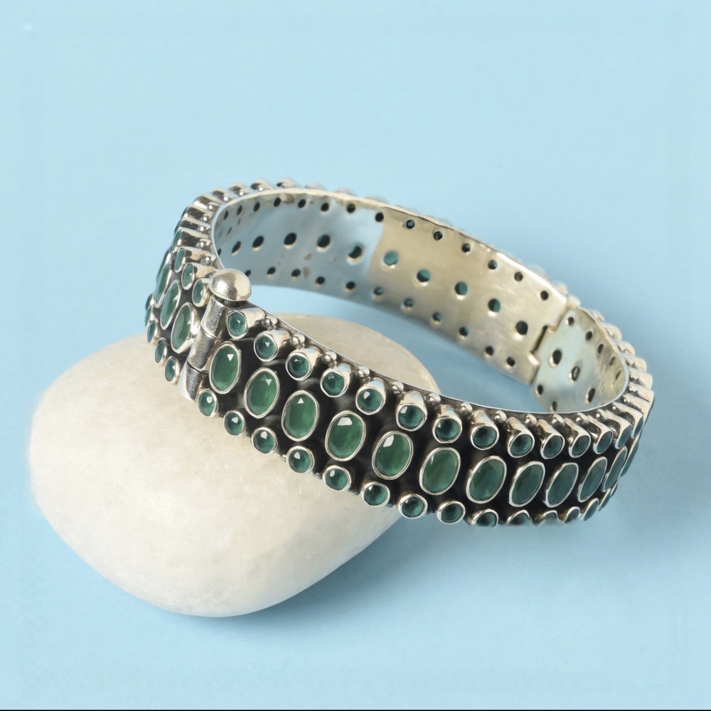 Vintage traditional 925 Silver Kada Elegant Green Gemstone Bracelet Size L/XL